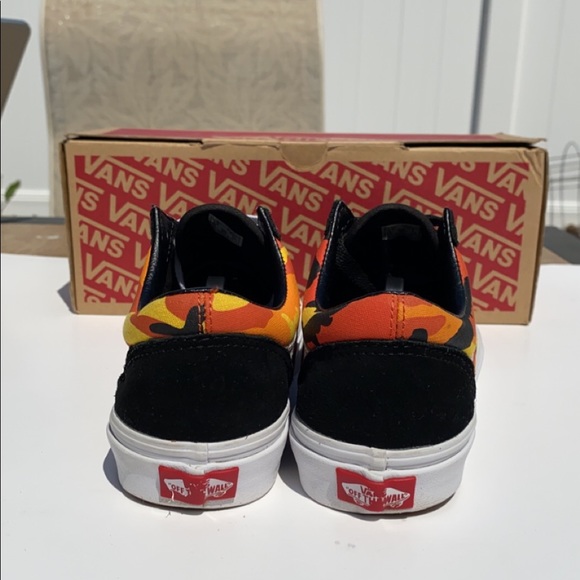 Vans - Picture 4 of 6